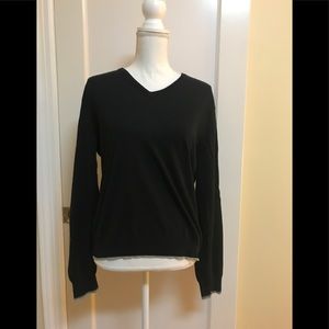 ❤️ Club Monaco black sweater with gray trim ❤️